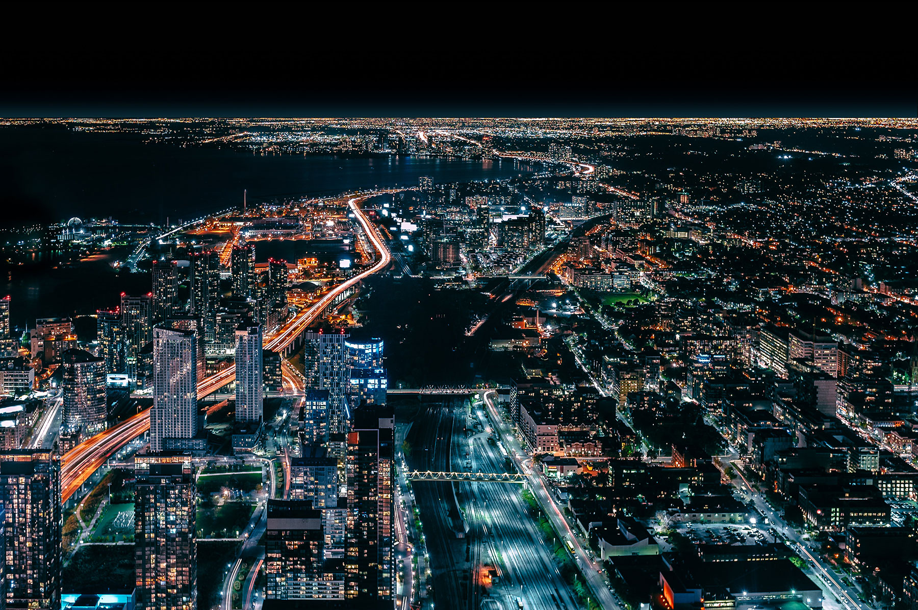 toronto-night-location-settings-unsplash